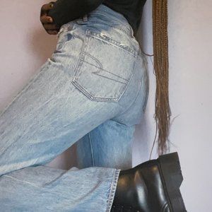 HIGH WAISTED STRAIGHT LEG JEAN SIZE 4
